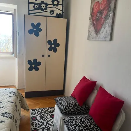 Luna Apartment