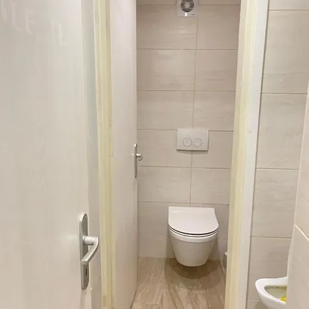 Luna Apartment *